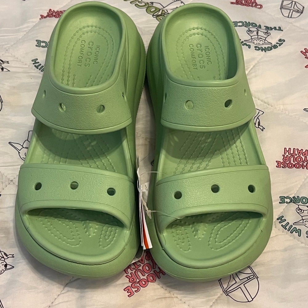 CROCS Women's Light Green Sandals
